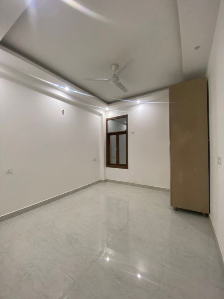 Room, chattarpur 3 Bedroom 1500 Sq.Ft. Apartment In Chattarpur Delhi 9770885