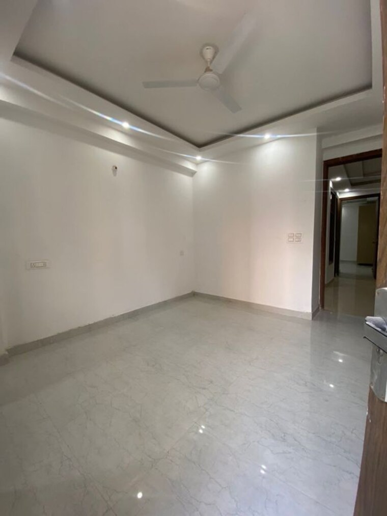 Room, chattarpur 3 Bedroom 1500 Sq.Ft. Apartment In Chattarpur Delhi 9770885