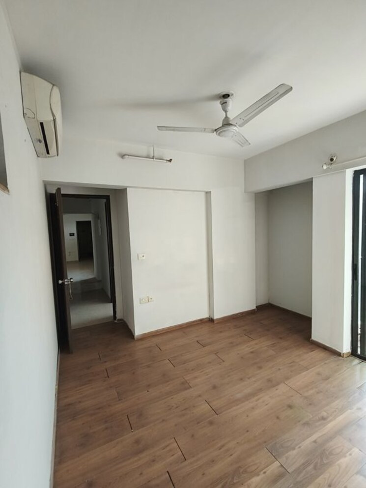 Room, lodha-downtown 1.5 Bedroom 638 Sq.Ft. Apartment In Dombivli East Thane 9770937