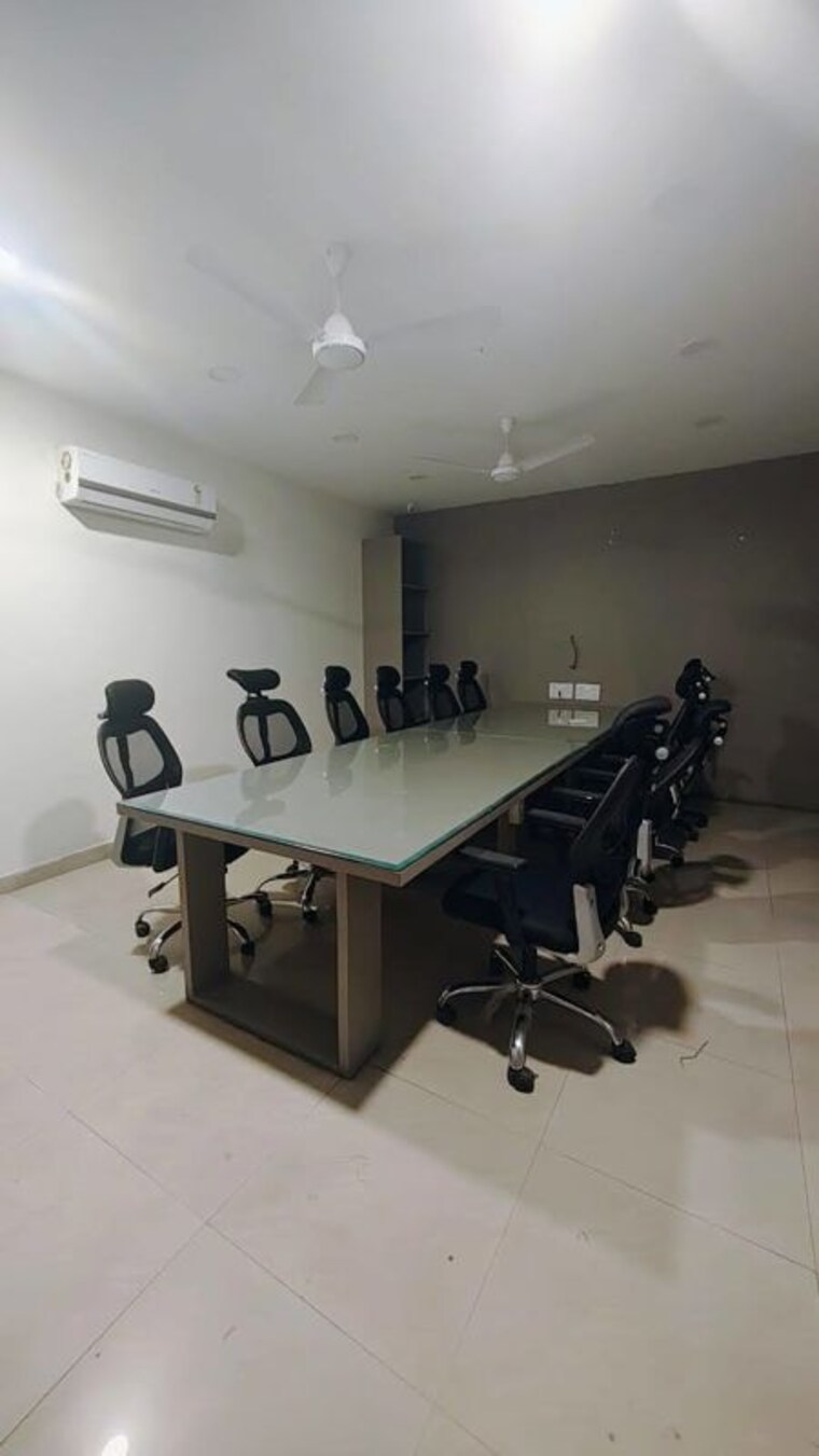 Gym, fafadih Commercial Office Space 1100 Sq.Ft. In Fafadih Raipur 9770908