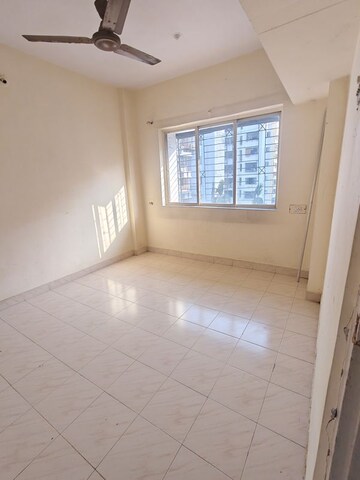 Room in 1 BHK Apartment at Akurli Shivshakti Chs, Lokhandwala – for Rent