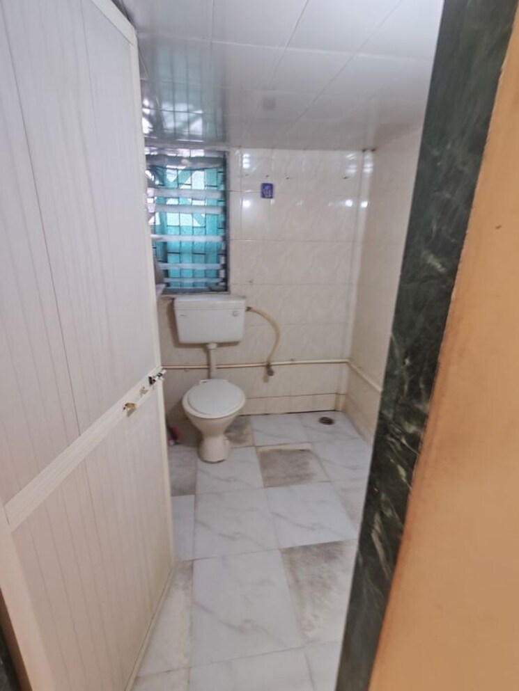 Bathroom, akurli-shivshakti-chs 1 Bedroom 650 Sq.Ft. Apartment In Lokhandwala Mumbai 9770973