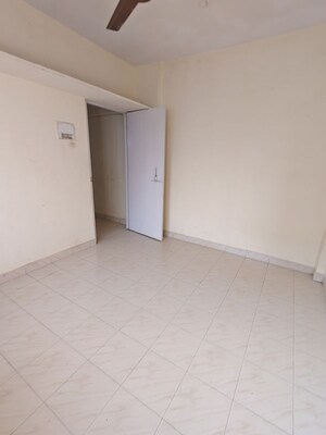 Room in 1 BHK Apartment at Akurli Shivshakti Chs, Lokhandwala – for Rent