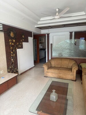 Bedroom in 2 BHK Apartment at Bandra West – for Rent