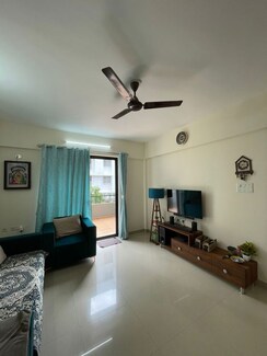 2 BHK Apartment For Rent in Sai Innovision 7 Avenues