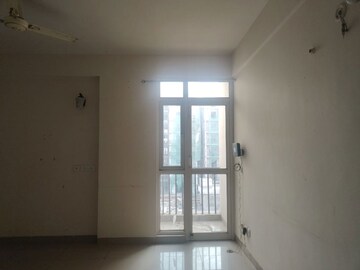 Room in 2 BHK Apartment at Wave Executive Floors, Wave City – for Rent