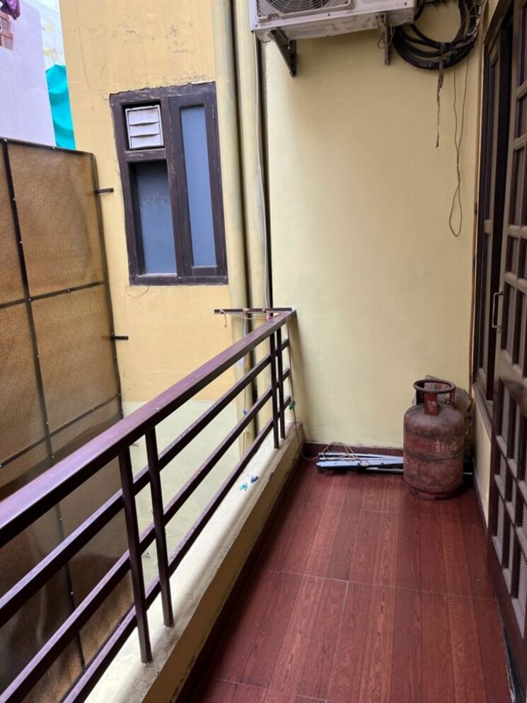 Balcony, sector 46 2 Bedroom 1780 Sq.Ft. Builder Floor In Sector 46 Gurgaon 9770956