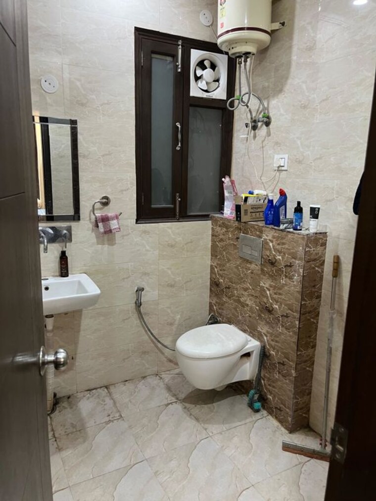 Washroom, sector 46 2 Bedroom 1780 Sq.Ft. Builder Floor In Sector 46 Gurgaon 9771004