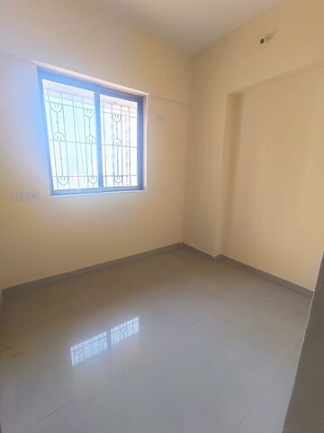 Room in 2.5 BHK Apartment at Runwal Garden City, Balkum Pada – for Sale