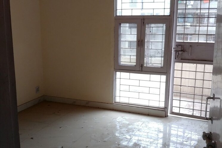 Room, sector 23 dwarka 3 Bedroom 1450 Sq.Ft. Apartment In Sector 23 Dwarka Delhi 9771157