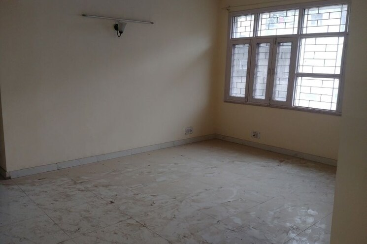 Room, sector 23 dwarka 3 Bedroom 1460 Sq.Ft. Apartment In Sector 23 Dwarka Delhi 9771158