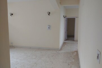 Room in 3 BHK Apartment at Sector 23 Dwarka – for Rent