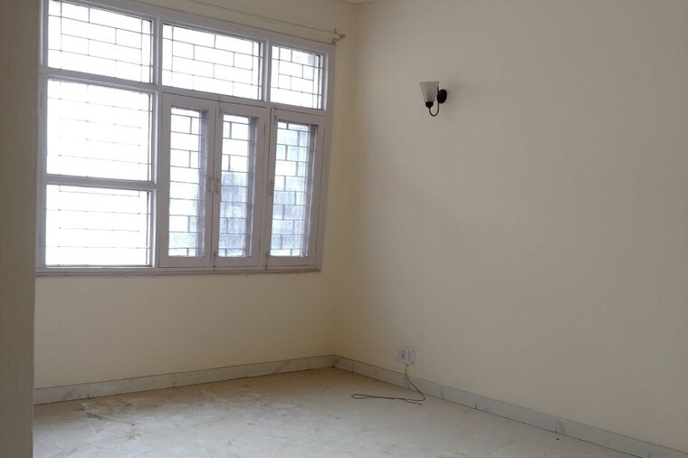 Room, sector 23 dwarka 3 Bedroom 1485 Sq.Ft. Apartment In Sector 23 Dwarka Delhi 9771160