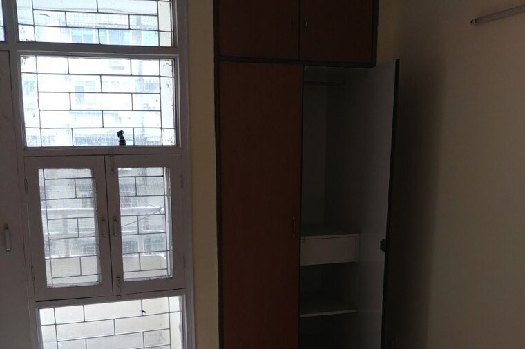 Room, sector 23 dwarka 3 Bedroom 1520 Sq.Ft. Apartment In Sector 23 Dwarka Delhi 9771221