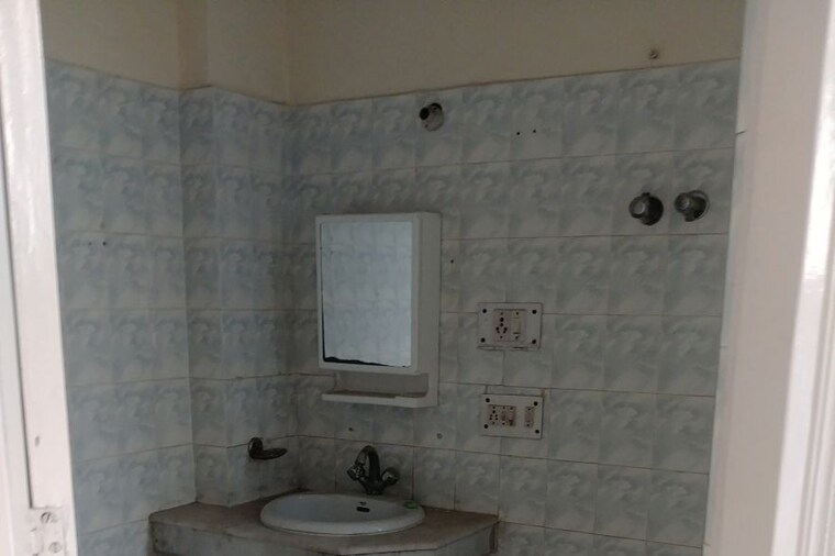 Bathroom, sector 23 dwarka 3 Bedroom 1520 Sq.Ft. Apartment In Sector 23 Dwarka Delhi 9771221