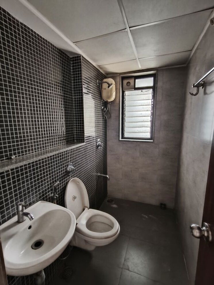 Bathroom, lodha-lakeshore-greens 2.5 Bedroom 830 Sq.Ft. Apartment In Dombivli East Thane 9771083