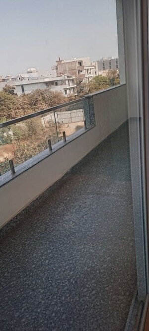 Balcony in 4 BHK Builder Floor at DLF City Phase IV, Dlf Phase iv – for Sale