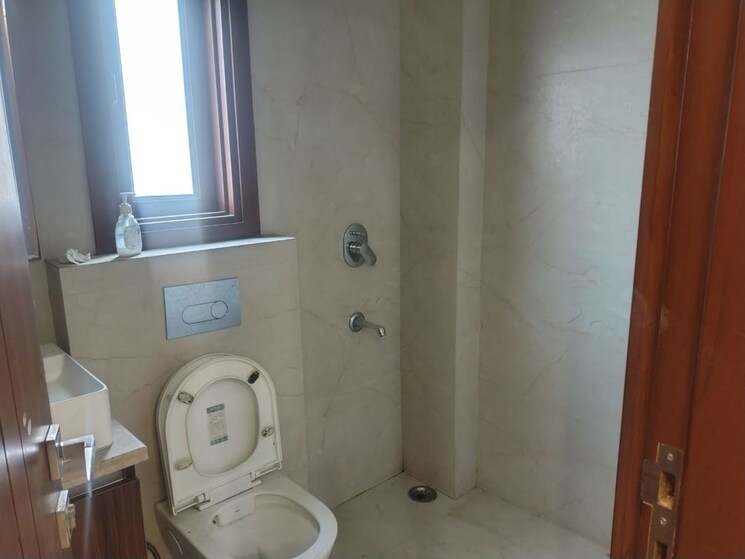Bathroom, east of kailash 2 Bedroom 1000 Sq.Ft. Builder Floor In East Of Kailash Delhi 9771331