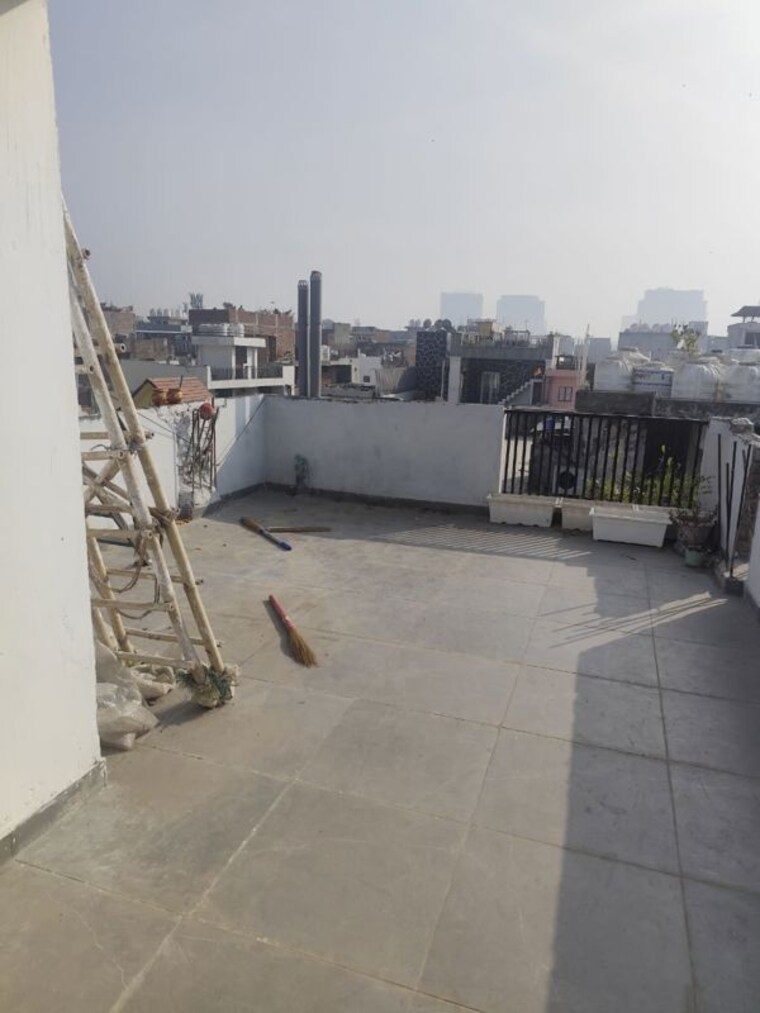  Parking, east of kailash 2 Bedroom 1000 Sq.Ft. Builder Floor In East Of Kailash Delhi 9771331