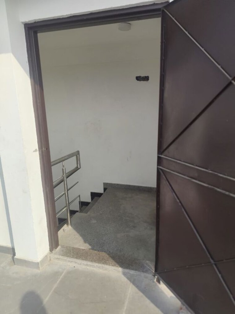 Balcony, east of kailash 2 Bedroom 1000 Sq.Ft. Builder Floor In East Of Kailash Delhi 9771331