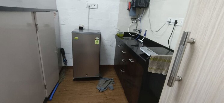 Team Area, malad west Commercial Office Space 619 Sq.Ft. In Malad West Mumbai 9771333