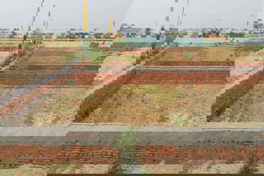 Plot For Sale in Abul Fazal Enclave