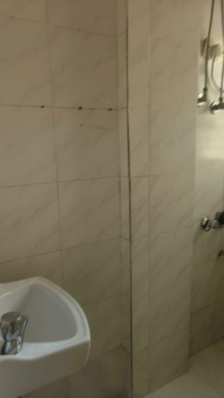 Bathroom, karltopon-apartment 1 Bedroom 350 Sq.Ft. Apartment In Santacruz East Mumbai 9771378