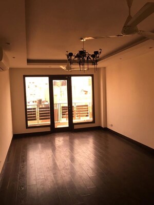 Room in 3 BHK Builder Floor at Greater Kailash I – for Rent