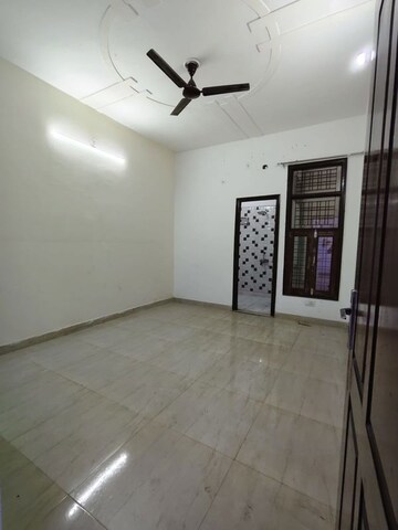 Room in 3 BHK Apartment at Pandav Nagar – for Sale