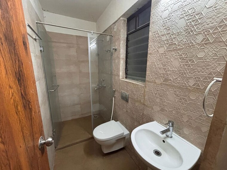 Bathroom, shrachi-greenwood-nest 3.5 Bedroom 1683 Sq.Ft. Apartment In Rajarhat New Town Kolkata 9771386