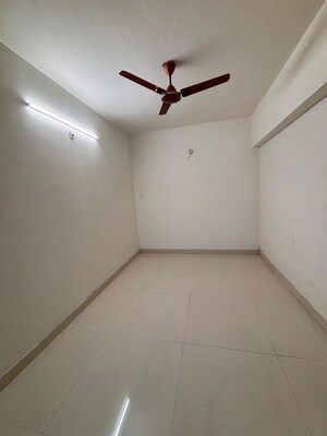 Room in 3.5 BHK Apartment at Shrachi Greenwood Nest, Rajarhat New Town – for Sale