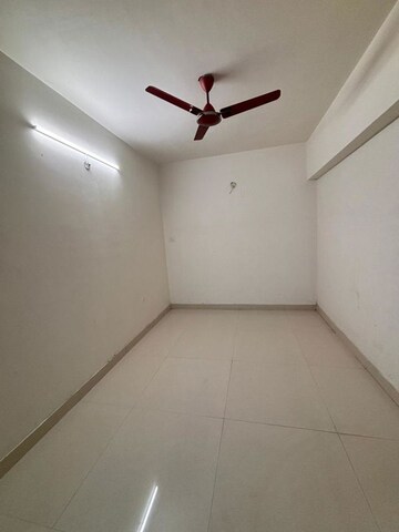 Room in 3.5 BHK Apartment at Shrachi Greenwood Nest, Rajarhat New Town – for Sale