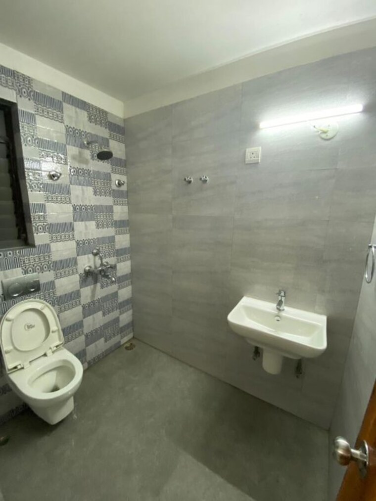 Bathroom, shrachi-greenwood-nest 3.5 Bedroom 1683 Sq.Ft. Apartment In Rajarhat New Town Kolkata 9771386