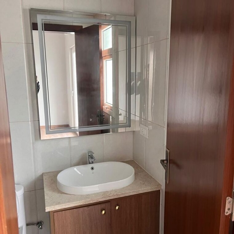 Bathroom, central-park-flower-valley-aqua-front-towers 3 Bedroom 1789 Sq.Ft. Apartment In Sohna Sector 33 Gurgaon 9771398