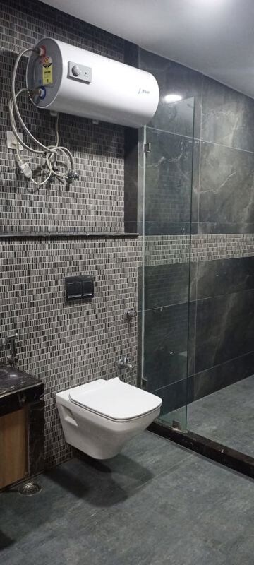 Bathroom in 4 BHK Builder Floor at DLF Green Avenue, Dlf Phase iv – for Sale