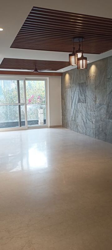 Room in 4 BHK Builder Floor at DLF Green Avenue, Dlf Phase iv – for Sale