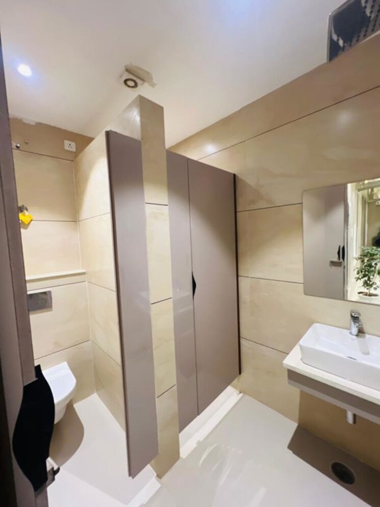 Master Bedroom, gomti nagar 6+ Bedroom 2500 Sq.Ft. Independent House In Gomti Nagar Lucknow 9771522