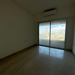 Room in 3 BHK Apartment at Lokhandwala Minerva Mahalaxmi, Arthur rd – for Rent