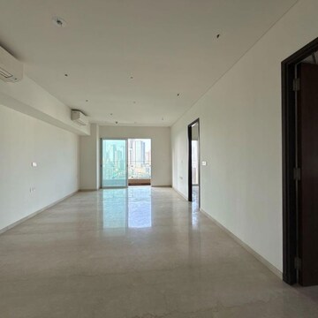 Room in 3 BHK Apartment at Lokhandwala Minerva Mahalaxmi, Arthur rd – for Rent