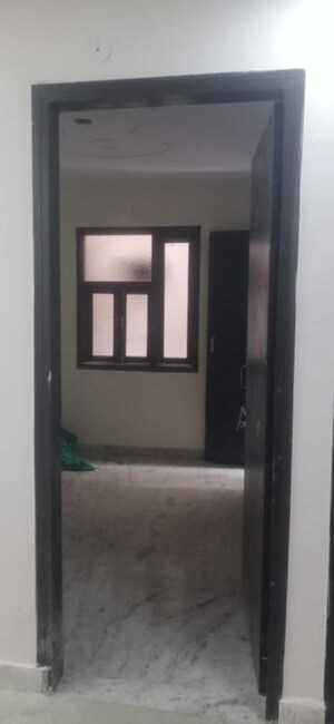 Room in 2 BHK Builder Floor at Laxmi Nagar – for Rent