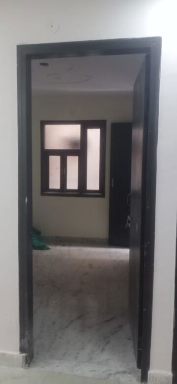 Room in 2 BHK Builder Floor at Laxmi Nagar – for Rent