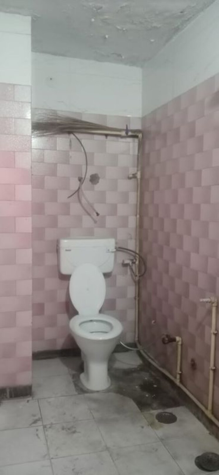 Bathroom, nirman vihar 2 Bedroom 950 Sq.Ft. Builder Floor In Nirman Vihar Delhi 9771557