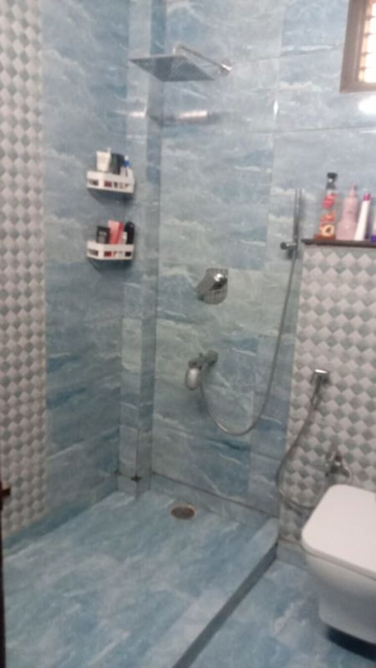 Bathroom, raj nagar 3 Bedroom 200 Sq.Yd. Builder Floor In Raj Nagar Ghaziabad 9771558
