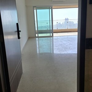 Room in 3 BHK Apartment at Lokhandwala Minerva Mahalaxmi, Arthur rd – for Rent