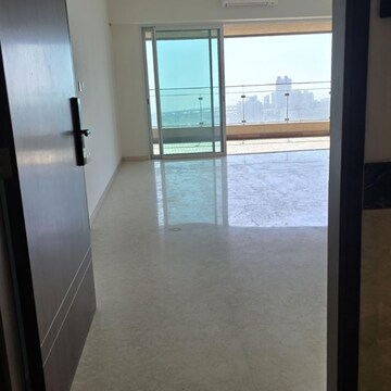 Room in 3 BHK Apartment at Lokhandwala Minerva Mahalaxmi, Arthur rd – for Rent