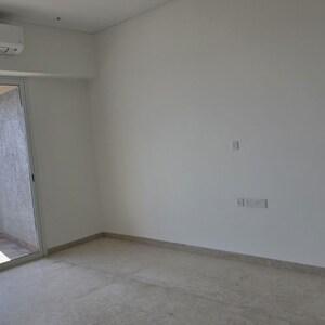 Room in 3 BHK Apartment at Lokhandwala Minerva Mahalaxmi, Arthur rd – for Rent