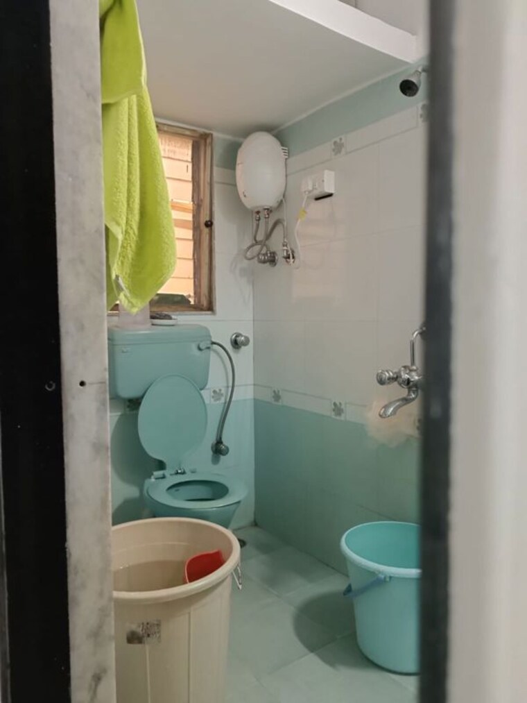 Bathroom, asmita-mogra-chs 1 Bedroom 650 Sq.Ft. Apartment In Andheri East Mumbai 9771571