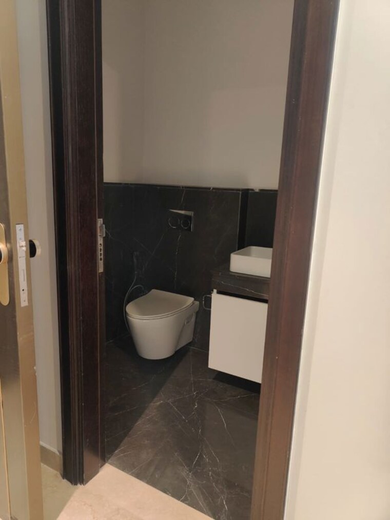 Bathroom, mahindra-luminare 3 Bedroom 2985 Sq.Ft. Apartment In Sector 59 Gurgaon 9771576