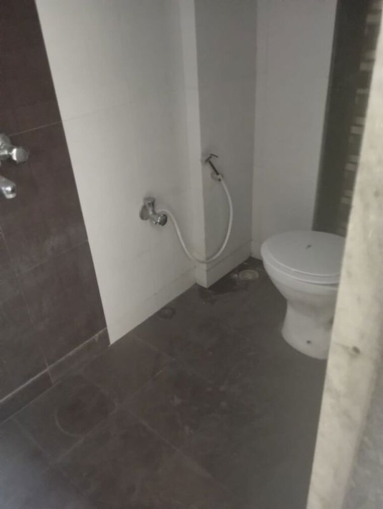 Bathroom, haware-dahlia 1 Bedroom 455 Sq.Ft. Apartment In Kasarvadavali Thane 9771589