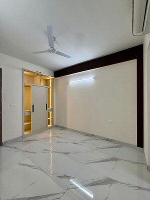 Room in 3.5 BHK Builder Floor at Smart World Gems, Sector 89 – for Rent